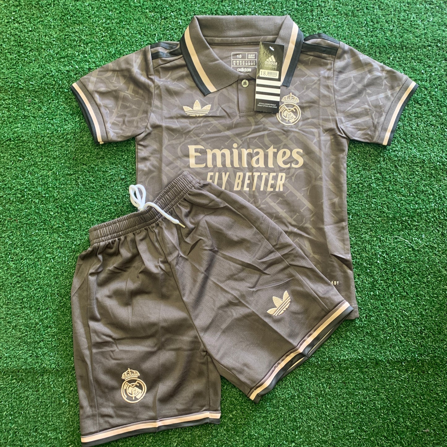 Conjunto Infantil Real Madrid - Camisa e Short Oficial Adidas