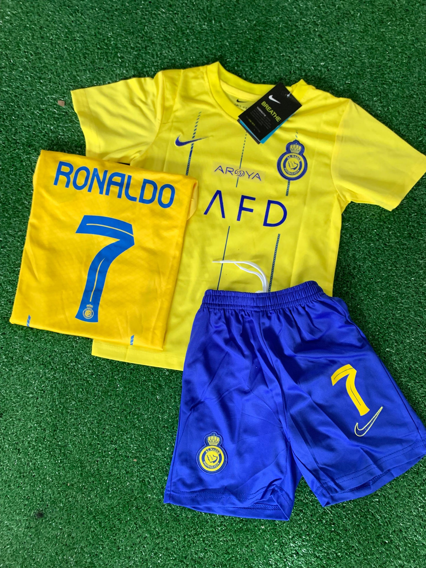 Conjunto Infantil Al-Nassr Ronaldo- Camisa e Short Nike