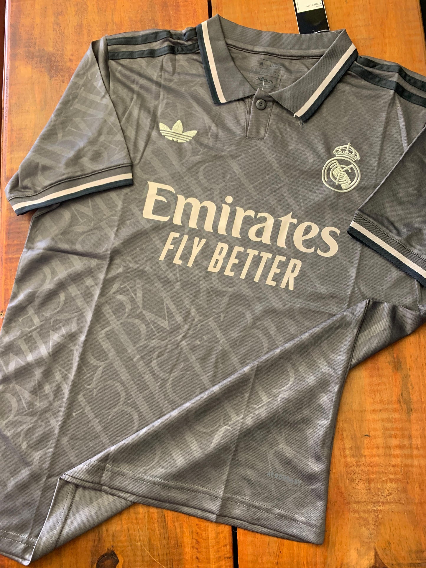Camisa do Real Madrid - Edição Heritage Cinza 2023/24